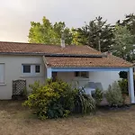 100m 度假居