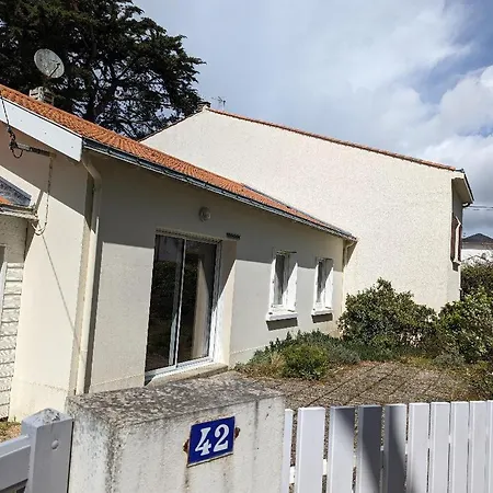 بيت للعطل 100m *